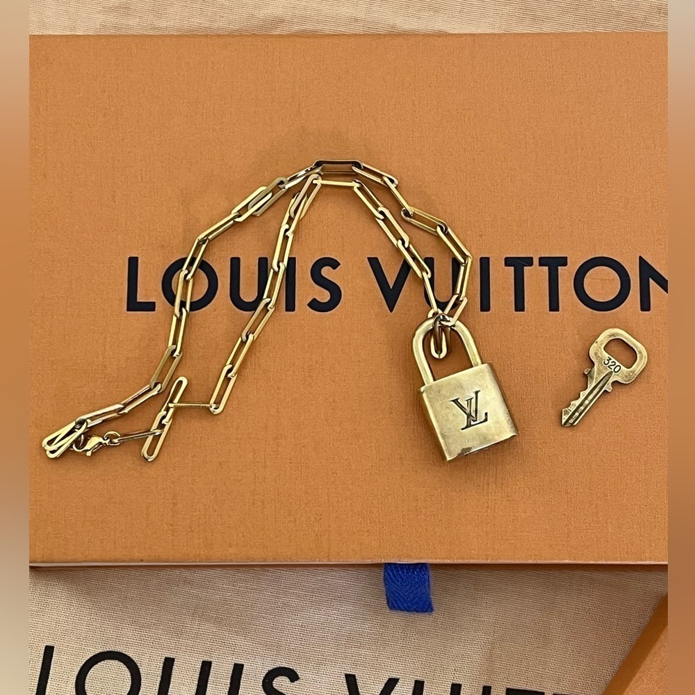 Louis Vuitton Lock & Key #320 16” Unbranded GF Necklace - Picture 11 of 14